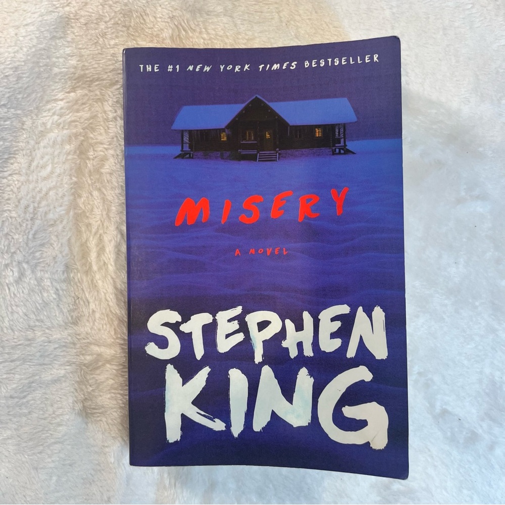 📚BUY 2‎ GET 1 FREE Misery By Stephen King